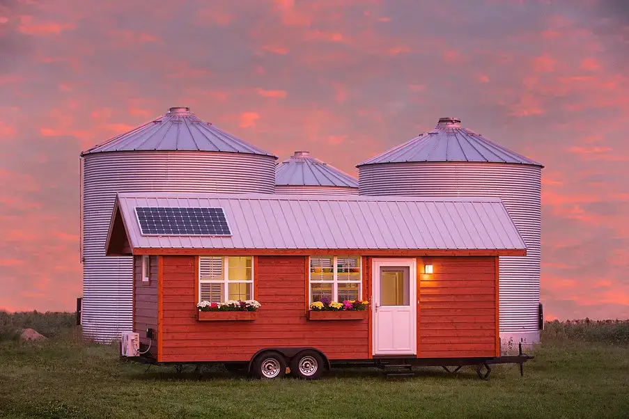 TAG Level Escape Vintage Modern Tiny House